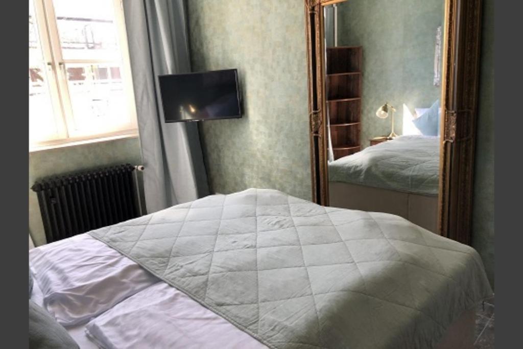 Ferienwohnung Alte Schule 22 Am Saseler Markt 2 Schlafzimmer & Baeder Hochwertig Hamburg Ngoại thất bức ảnh